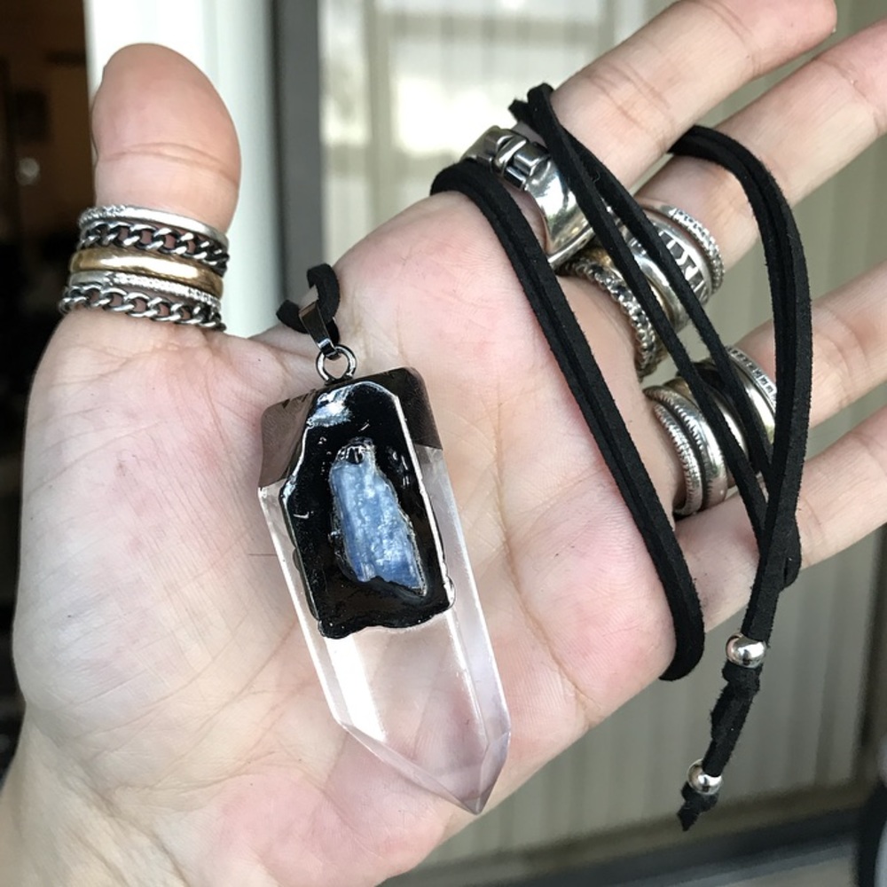 Genuine big crystal quartz & kyanite gem necklace - Picture 2 of 8